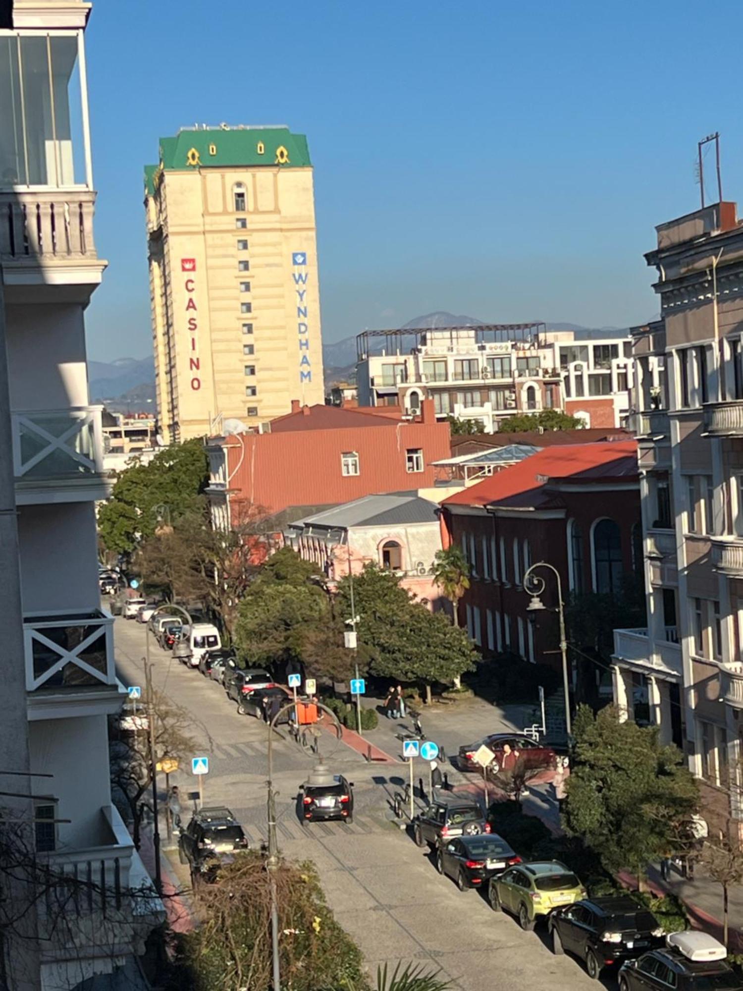 Апартаменты От Зуры Batum Dış mekan fotoğraf